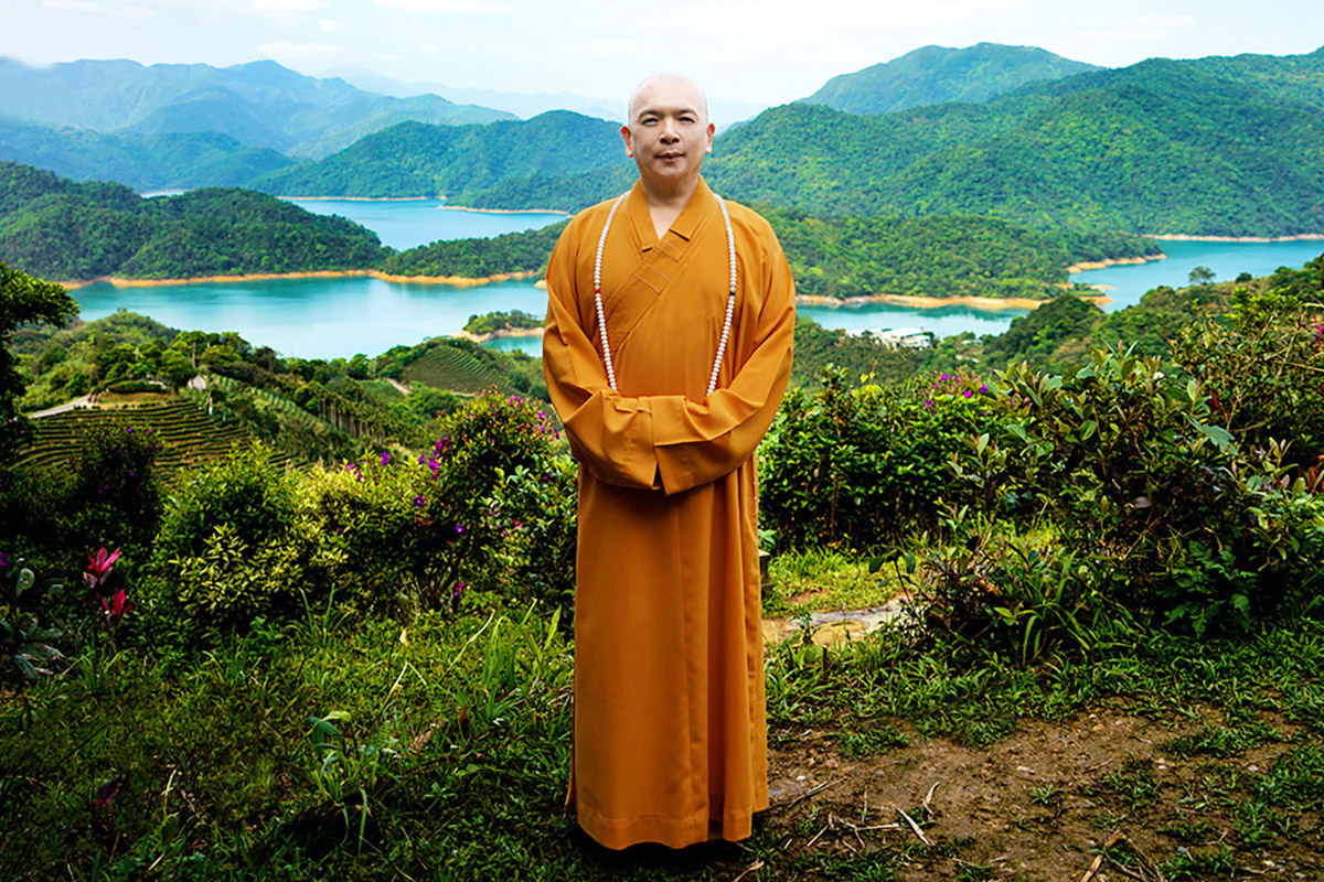 釋湛阿 阿闍梨於千島湖畔