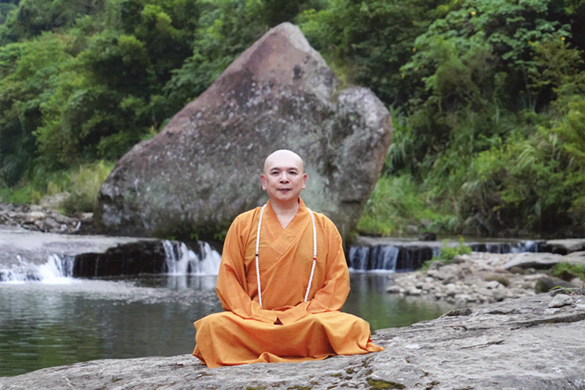 釋湛阿 阿闍梨與祖孫石合影