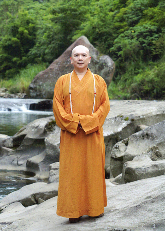 釋湛阿 阿闍梨與祖孫石合影