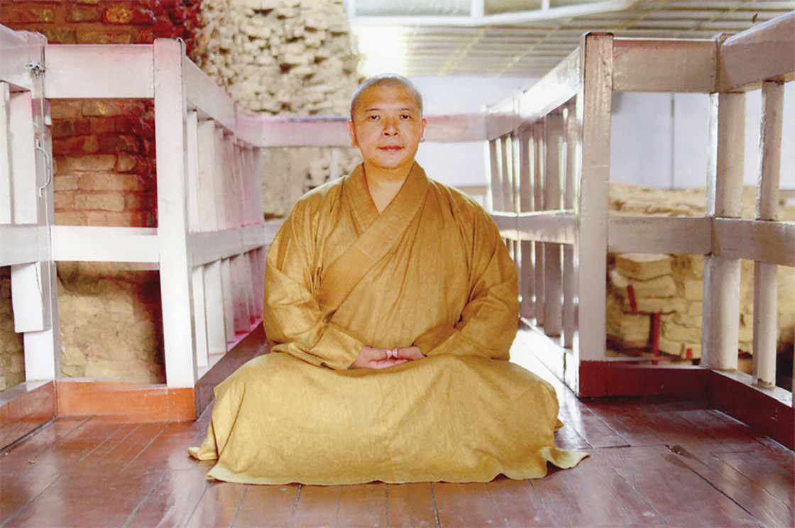 釋湛阿 阿闍梨禪坐於藍毗尼佛陀誕生足跡石板遺址